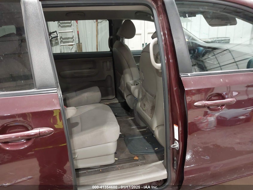 2016 KIA SEDONA auction photo 8