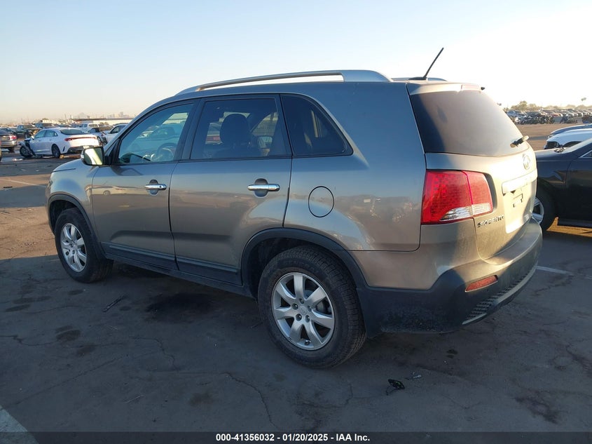 2011 KIA SORENTO VIN: 5XYKT4A17BG064113