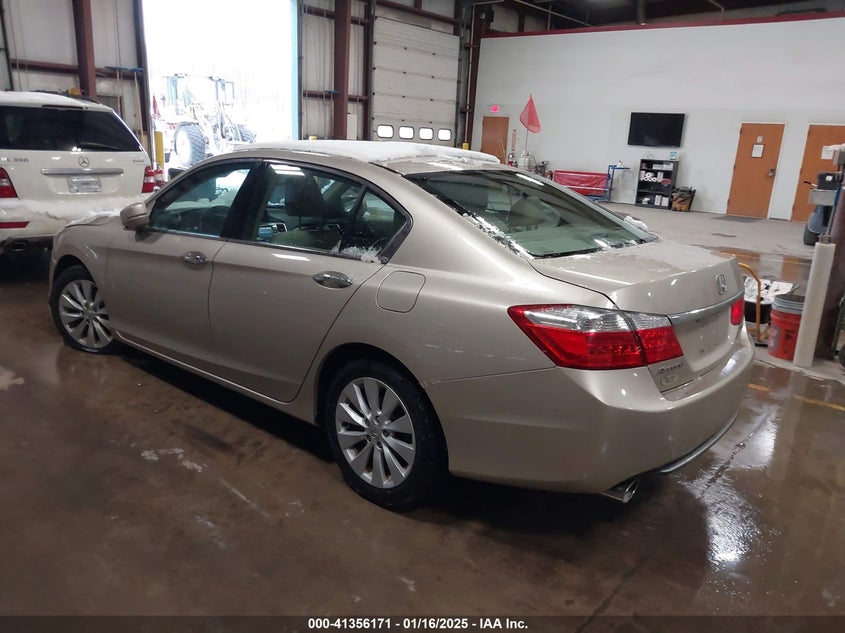 2013 HONDA ACCORD VIN: 1HGCR3F87DA032351