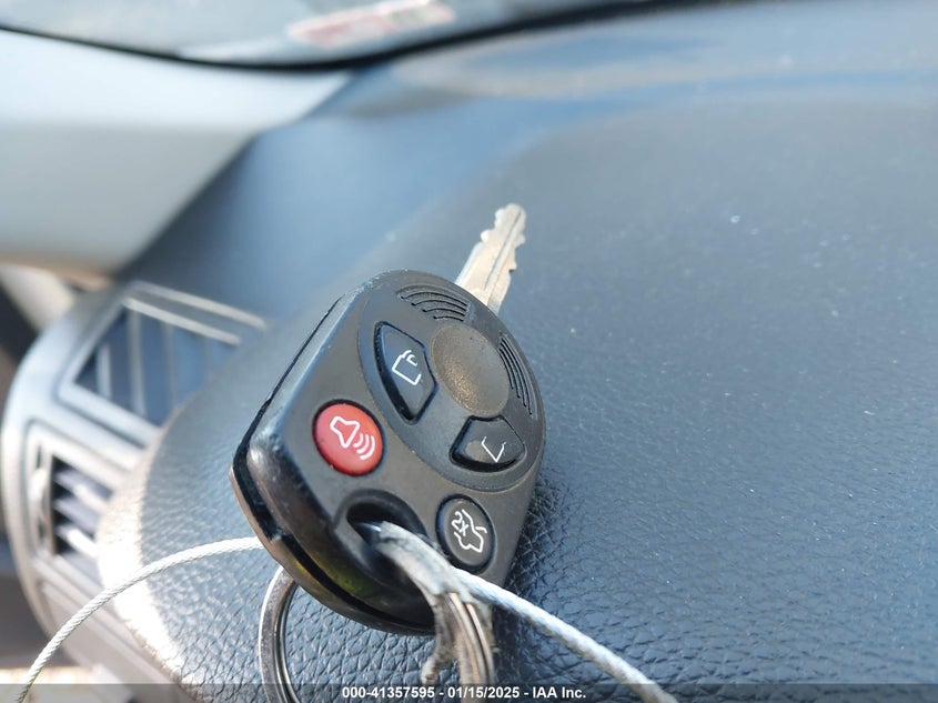 2010 FORD FUSION VIN: 3FAHP0JA6AR285946