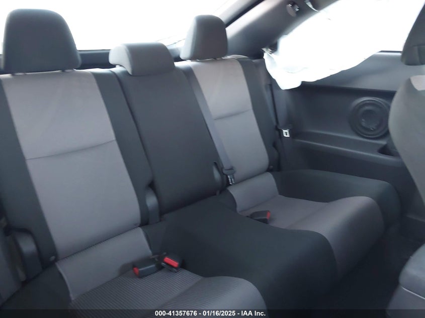 2016 SCION TC VIN: JTKJF5C71GJ023227