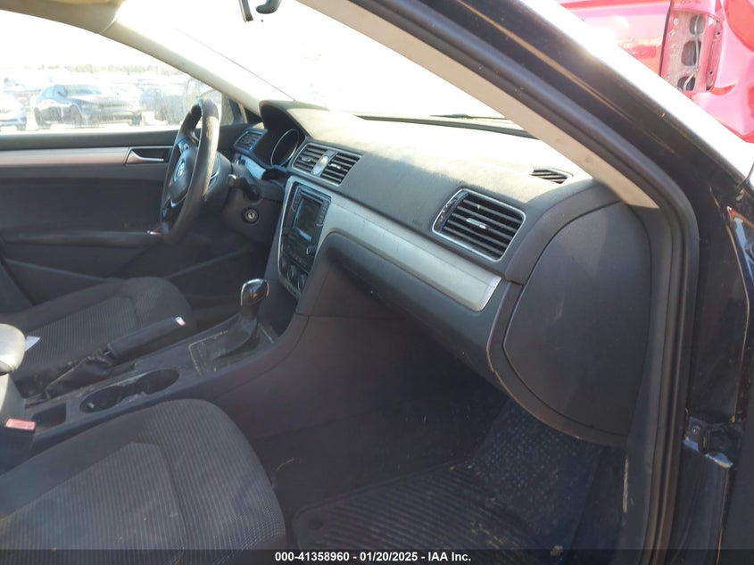 2016 VOLKSWAGEN PASSAT VIN: 1VWAS7A35GC061060