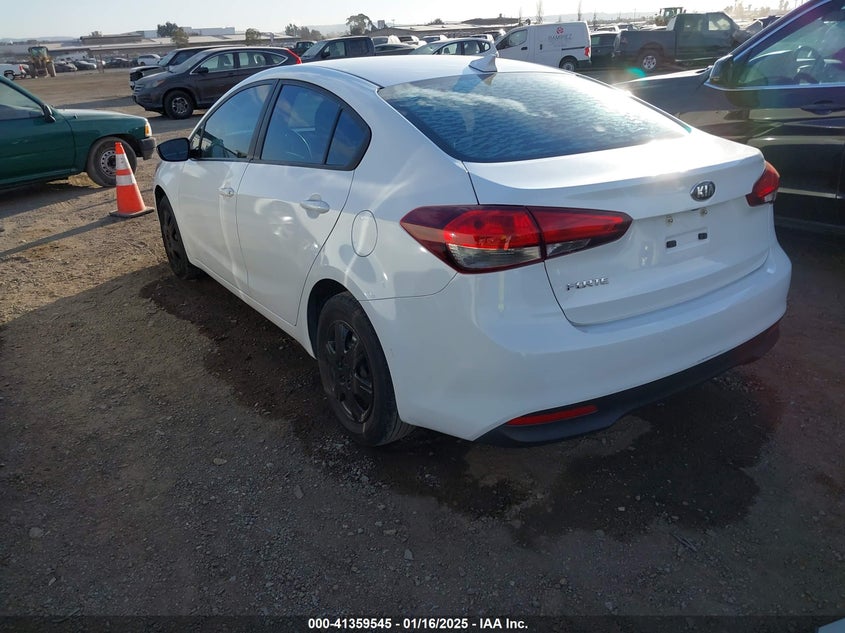 2018 KIA FORTE VIN: 3KPFL4A75JE226676