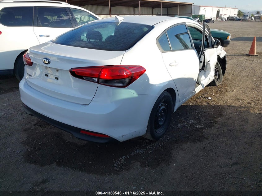 2018 KIA FORTE VIN: 3KPFL4A75JE226676