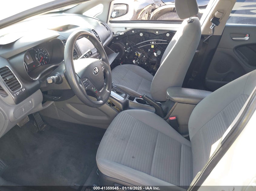 2018 KIA FORTE VIN: 3KPFL4A75JE226676
