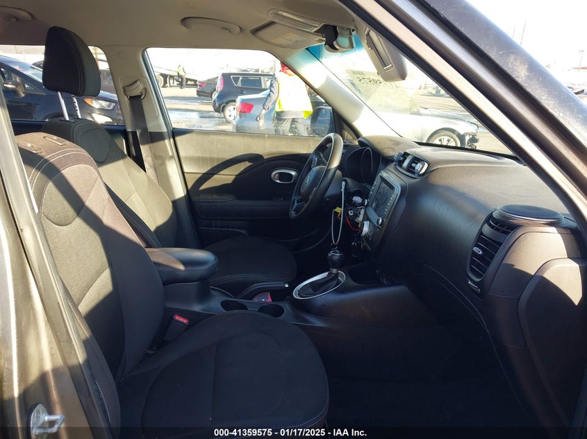 2018 KIA SOUL VIN: KNDJN2A23J7623543