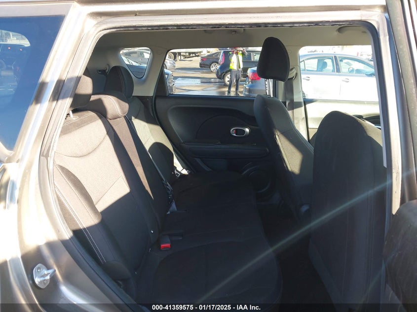 2018 KIA SOUL VIN: KNDJN2A23J7623543