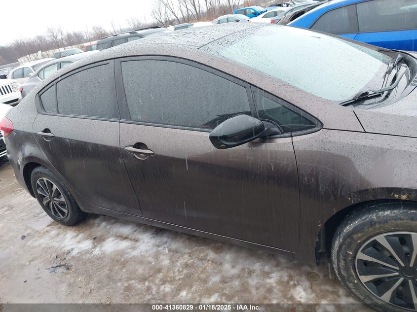 2018 KIA FORTE VIN: 3KPFK4A74JE218667