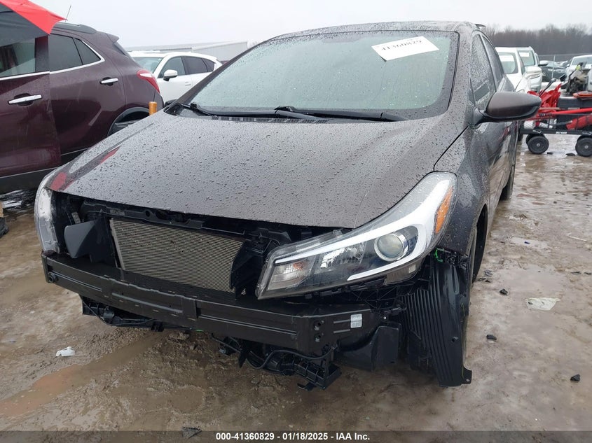 2018 KIA FORTE VIN: 3KPFK4A74JE218667