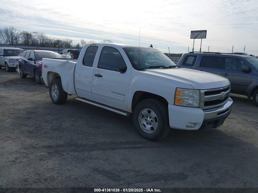 2011 CHEVROLET SILVERADO 1500 VIN: 1GCRKSE34BZ122133