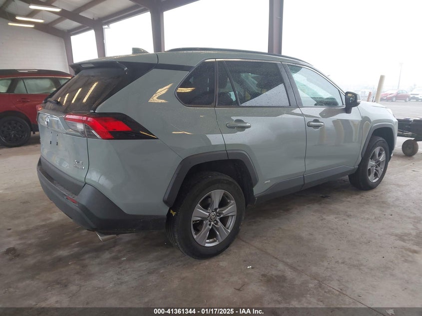 VIN 2T3RWRFV0NW136838 2022 TOYOTA RAV4 HYBRID XLE