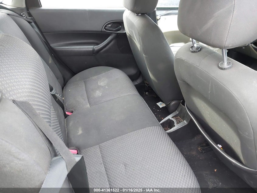 2007 FORD FOCUS VIN: 1FAHP37N97W218758