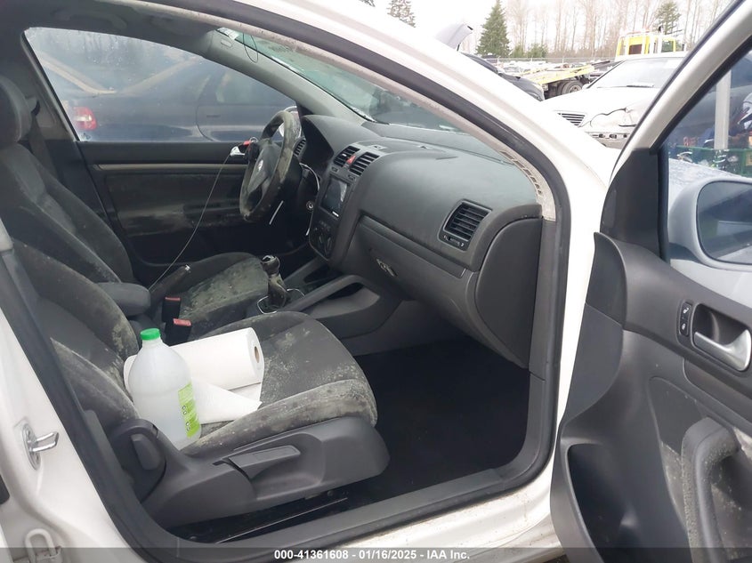 2007 VOLKSWAGEN RABBIT VIN: WVWCR71K87W166379