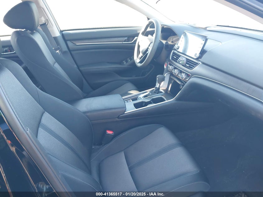 2018 HONDA ACCORD VIN: 1HGCV1F42JA211048