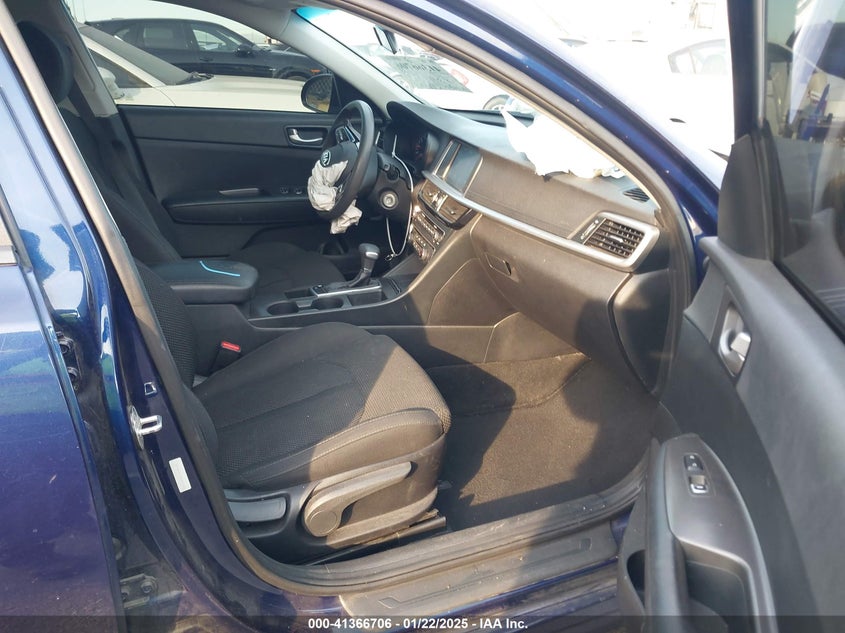2019 KIA OPTIMA VIN: 5XXGT4L34KG331586