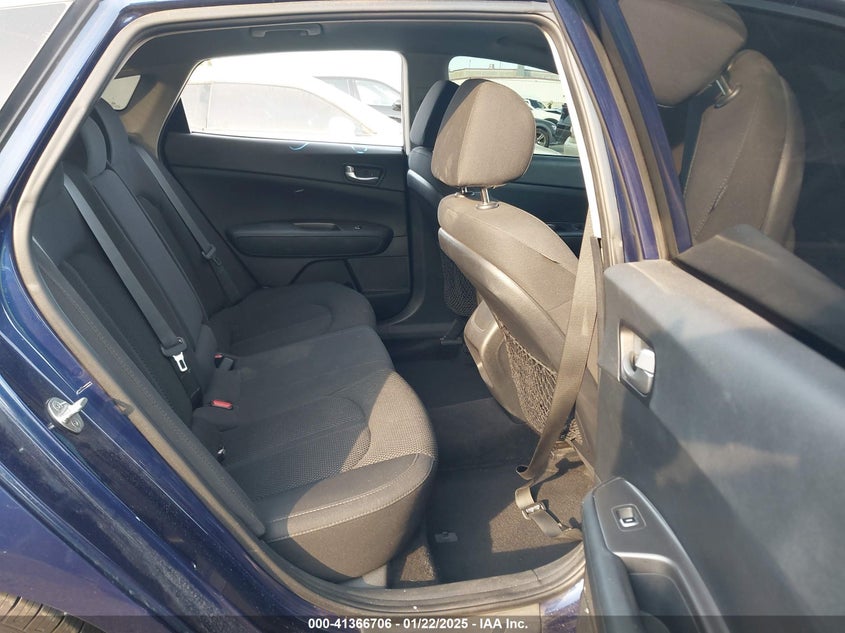 2019 KIA OPTIMA VIN: 5XXGT4L34KG331586