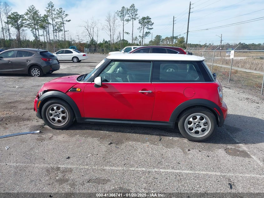 2012 MINI COOPER VIN: WMWSU3C59CT260497