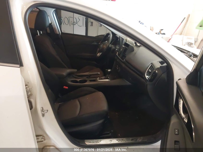2014 MAZDA 3 VIN: JM1BM1V7XE1111066