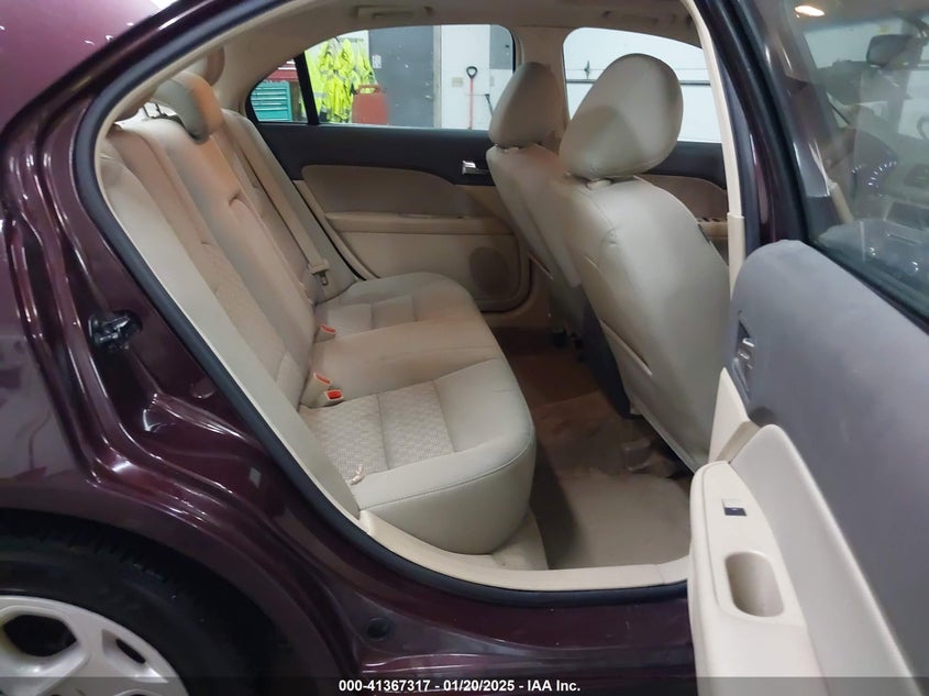 2011 FORD FUSION VIN: 3FAHP0HA2BR165052