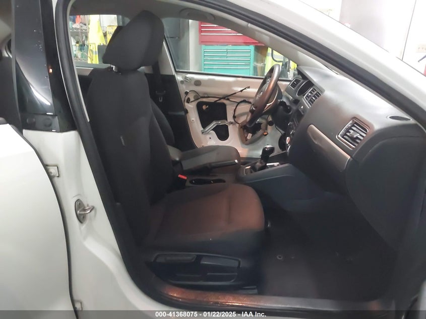 2015 VOLKSWAGEN JETTA 1.8T SE - 3VWD17AJ1FM402112