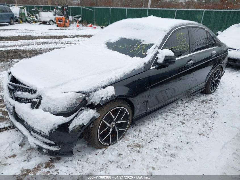 2011 MERCEDES-BENZ C CLASS VIN: WDDGF8BB1BR147328