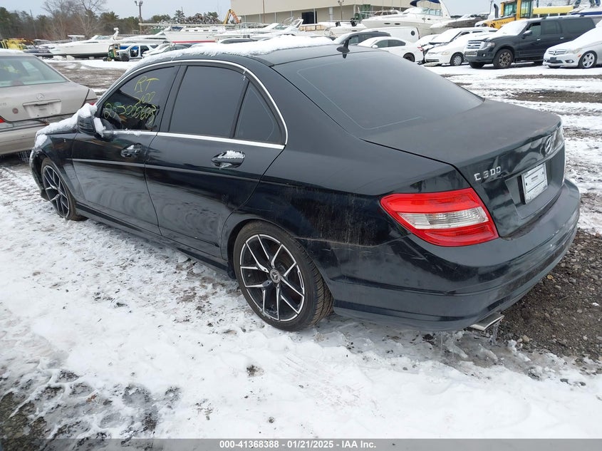 2011 MERCEDES-BENZ C CLASS VIN: WDDGF8BB1BR147328