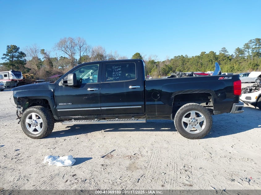 2015 CHEVROLET SILVERADO 2500HD LTZ - 1GC1KWE82FF138158