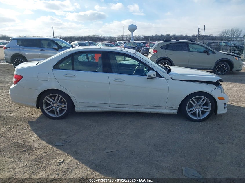 2012 MERCEDES-BENZ C 300 VIN: WDDGF8BBXCR240415