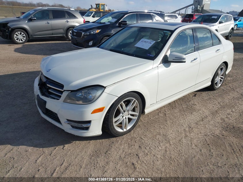 2012 MERCEDES-BENZ C 300 VIN: WDDGF8BBXCR240415