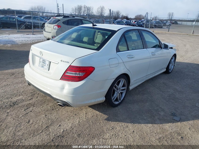 2012 MERCEDES-BENZ C 300 VIN: WDDGF8BBXCR240415