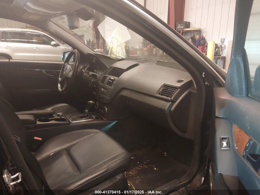 2011 MERCEDES-BENZ C 300 VIN: WDDGF8BB7BR168197