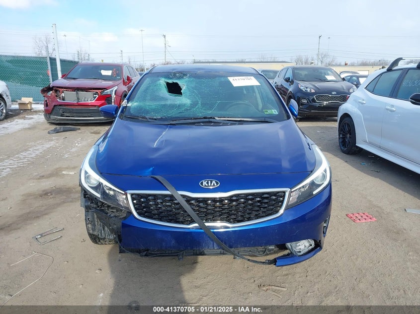 2018 KIA FORTE VIN: 3KPFK4A79JE275687