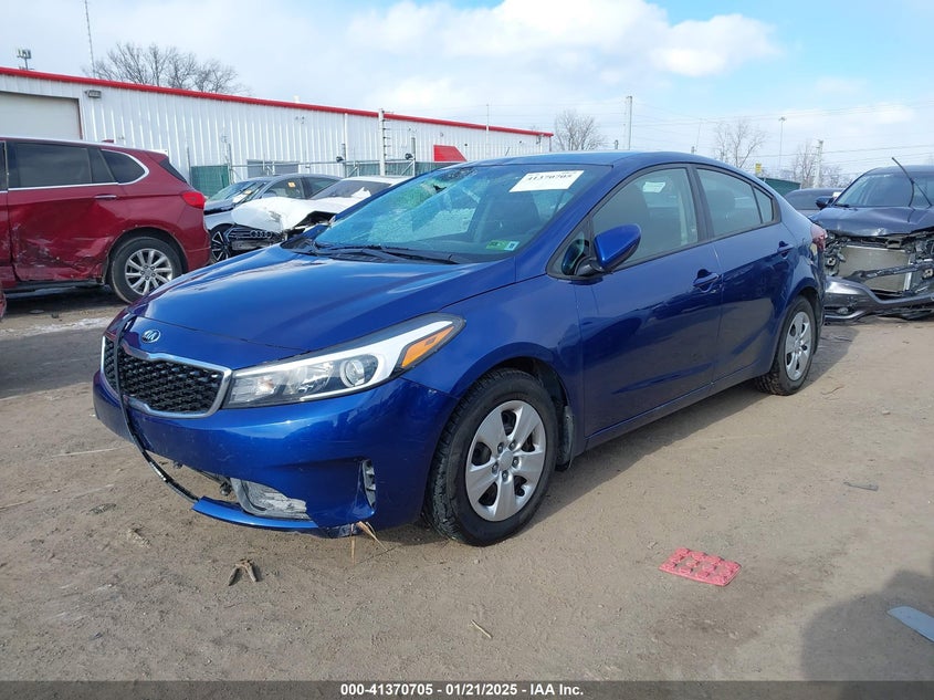 2018 KIA FORTE VIN: 3KPFK4A79JE275687