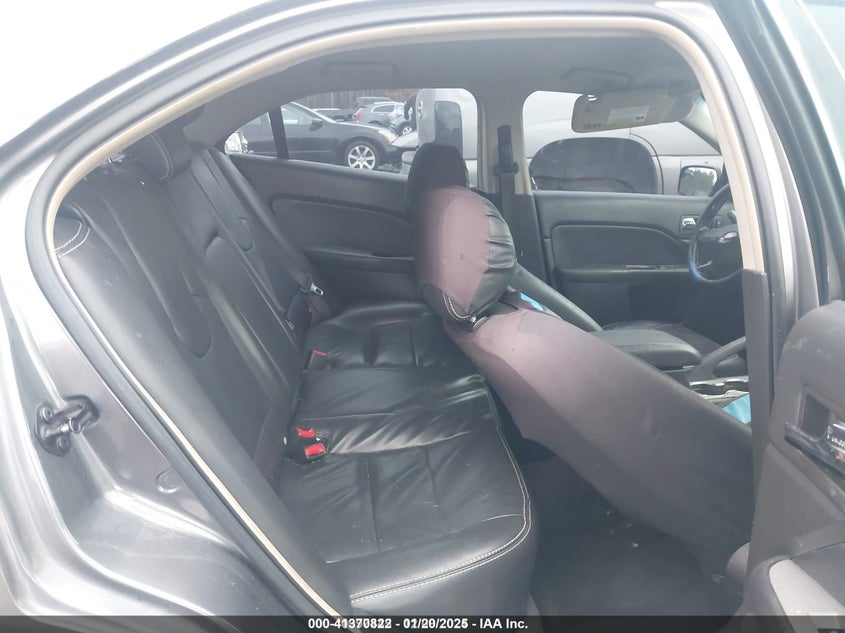 2011 FORD FUSION VIN: 3FAHP0JA8BR223966