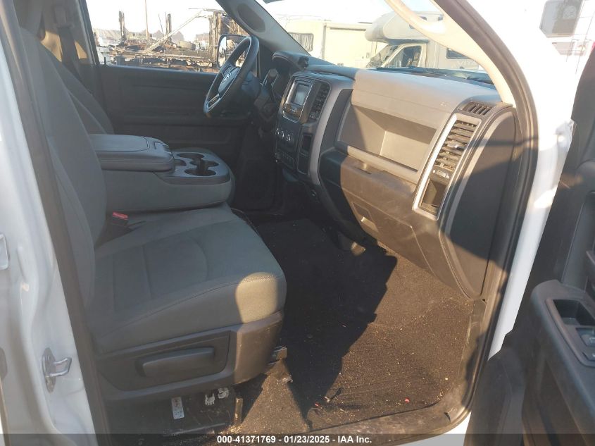 2018 Ram 3500 Tradesman 4X2 8' Box VIN: 3C63RPGLXJ0U74192 Lot: 41371769