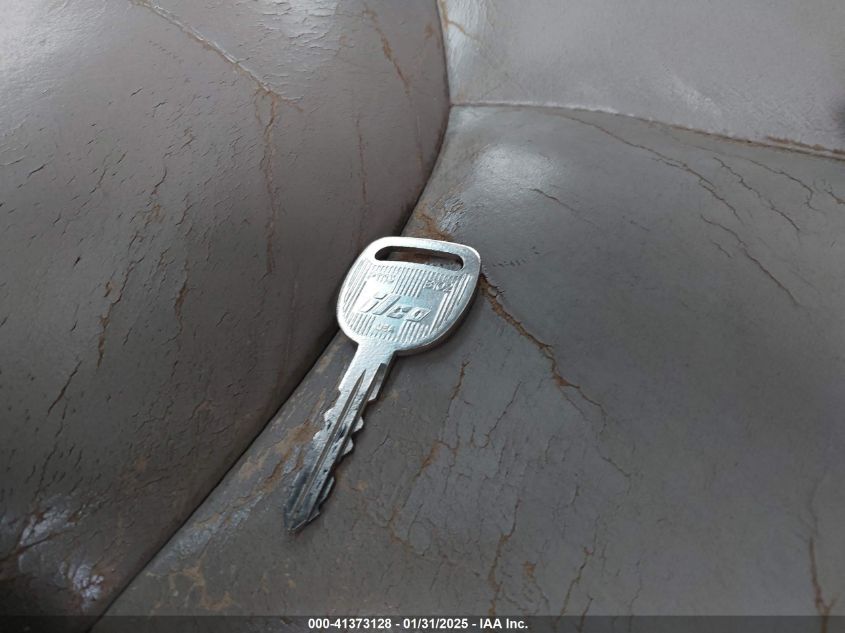 2005 Chevrolet Tahoe Lt VIN: 1GNEC13Z45R223228 Lot: 41373128