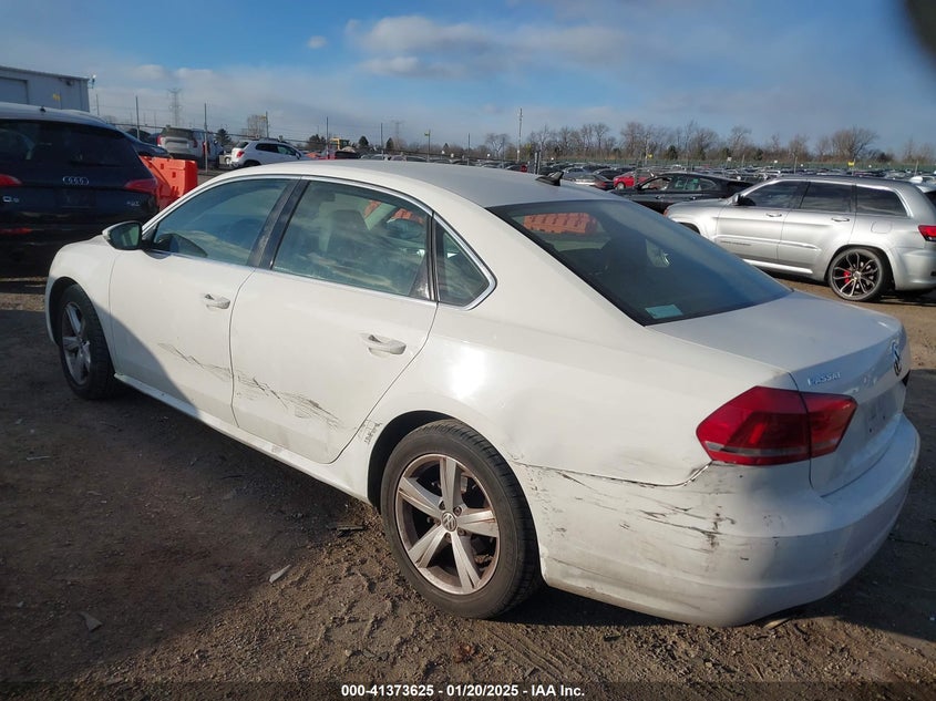 2012 VOLKSWAGEN PASSAT VIN: 1VWBP7A3XCC084978