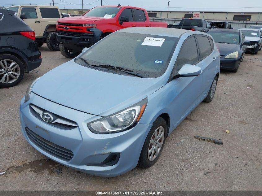 VIN KMHCT5AE1DU122582 2013 Hyundai Accent, GS no.2