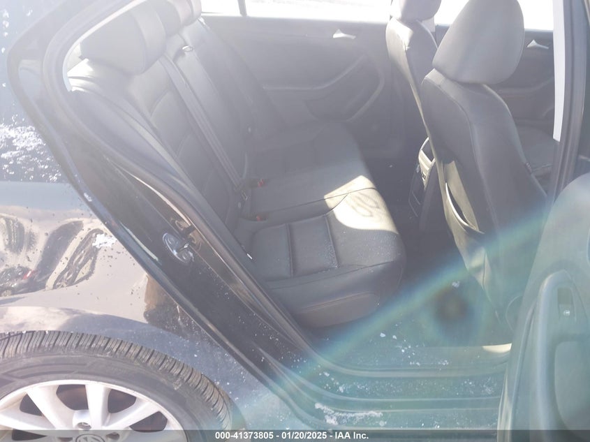 2011 VOLKSWAGEN JETTA VIN: 3VWDZ7AJ8BM302964