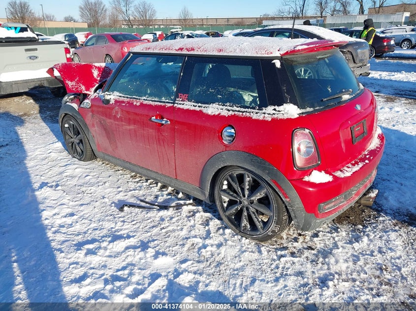 2012 MINI COOPER S VIN: WMWSV3C58CTY27456