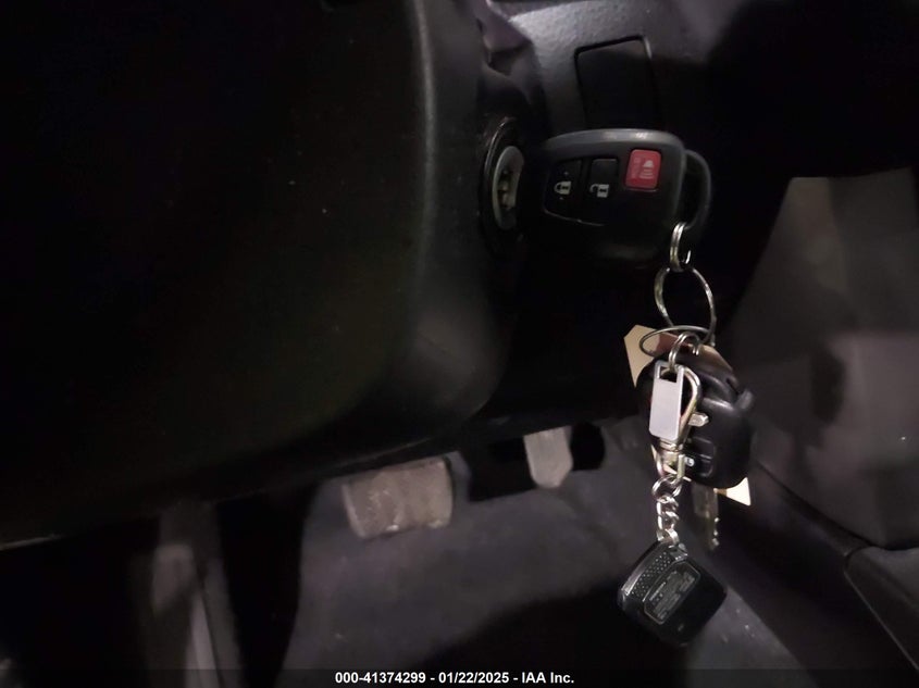 2017 TOYOTA RAV4 XLE - 2T3RFREV5HW648195