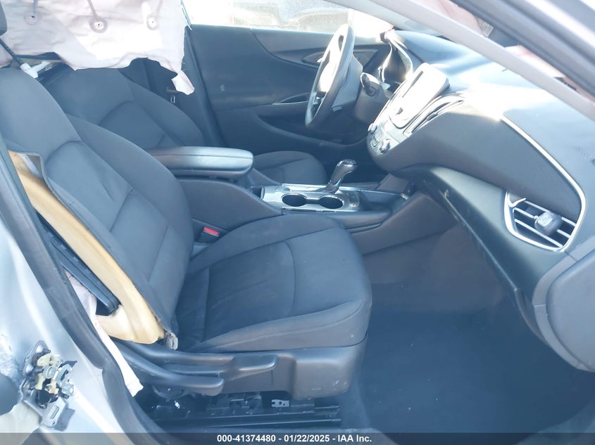 2018 CHEVROLET MALIBU VIN: 1G1ZD5ST0JF205261