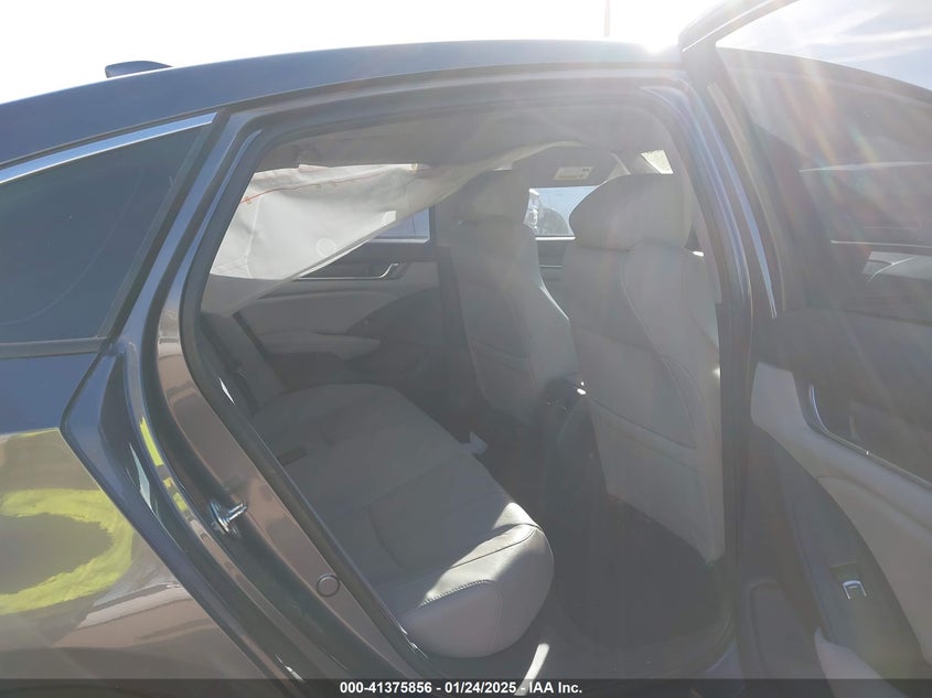 2018 HONDA ACCORD VIN: 1HGCV1F53JA148437