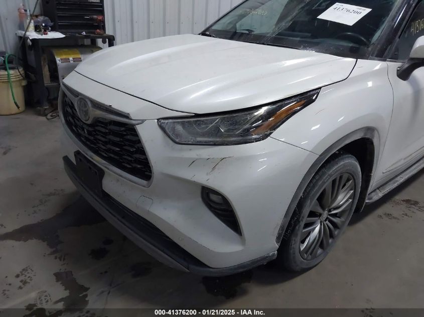 2022 Toyota Highlander - 5TDFZRBH5NS203414