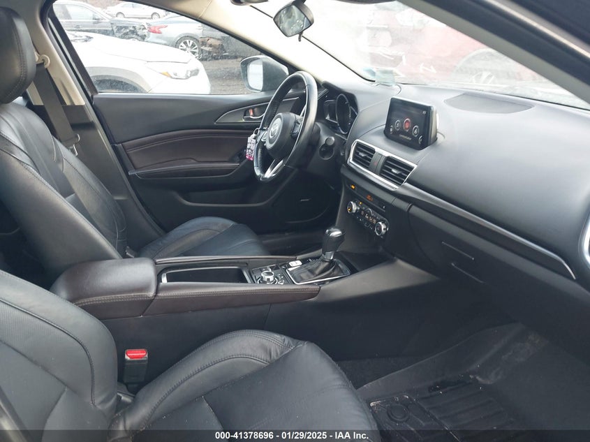 2018 MAZDA MAZDA3 VIN: 3MZBN1W3XJM174820