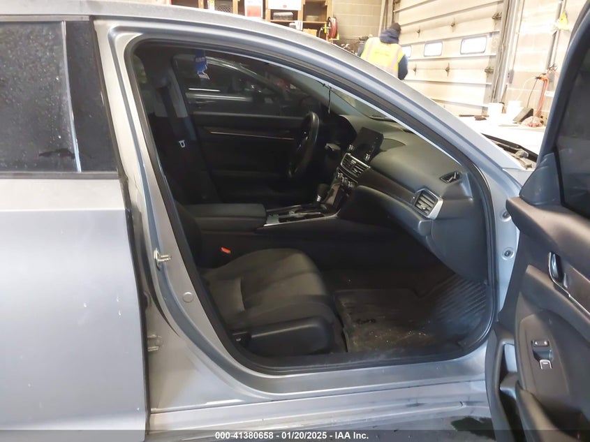 VIN 1HGCV1F47KA154315 2019 HONDA ACCORD EX