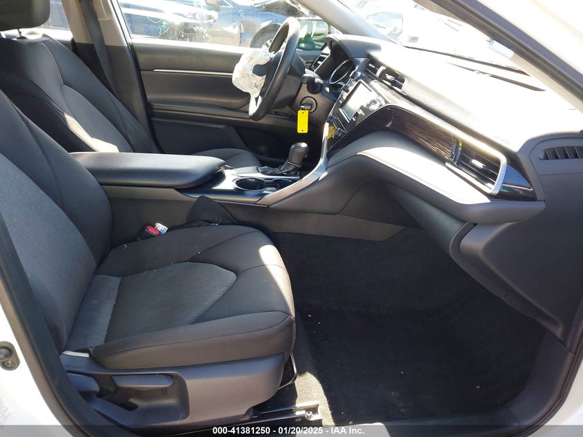 2019 TOYOTA CAMRY VIN: 4T1B11HK9KU758766