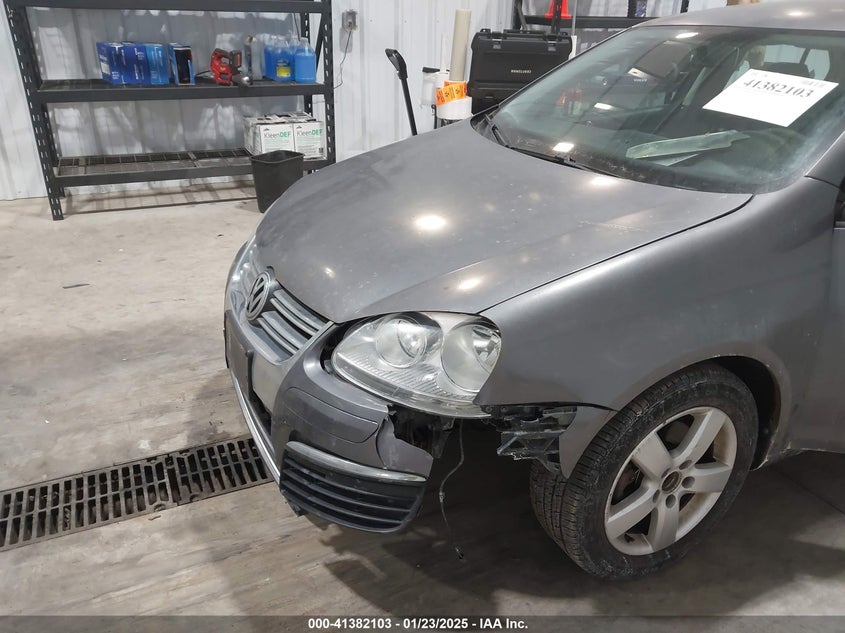 2010 VOLKSWAGEN JETTA VIN: 3VWJX7AJ3AM060947