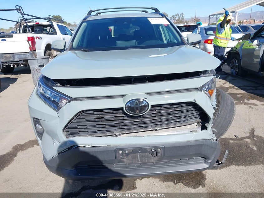 VIN 2T3W1RFV8LW078850 2020 TOYOTA RAV4 XLE