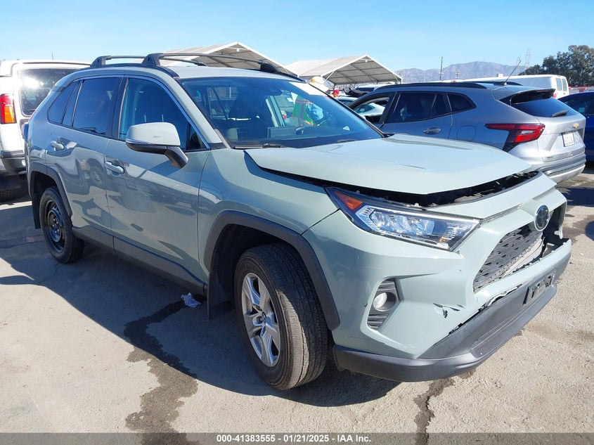 VIN 2T3W1RFV8LW078850 2020 TOYOTA RAV4 XLE